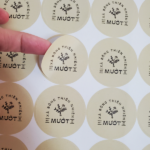 in decal logo dán